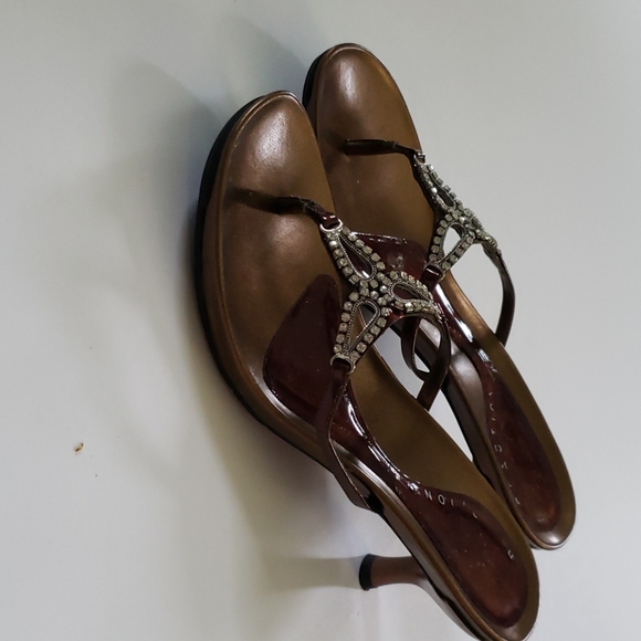 Shoes - Picture 2 of 5